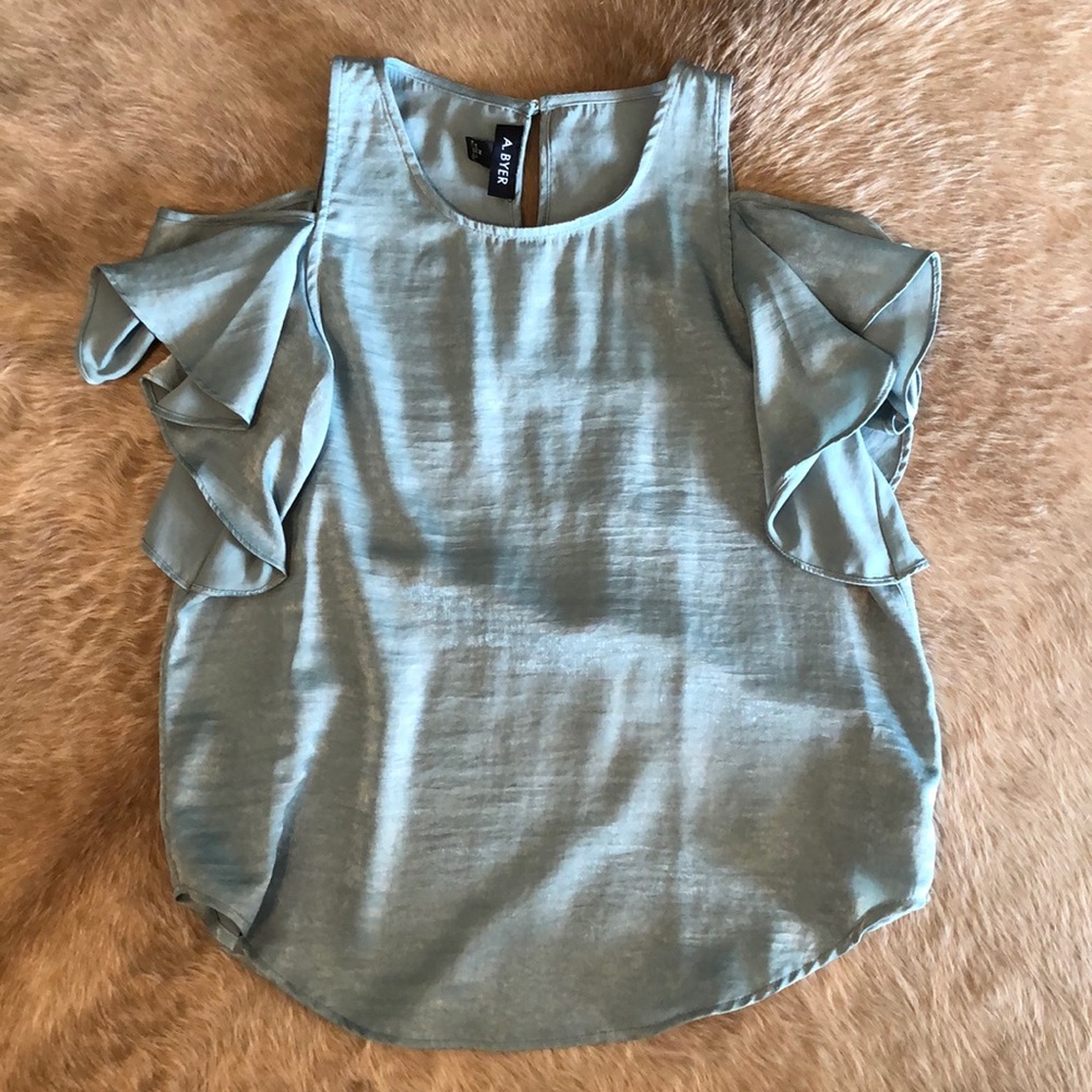 Cold shoulder top
